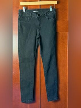 Tahari Women's Black Stretch Cropped Jeans Size 6